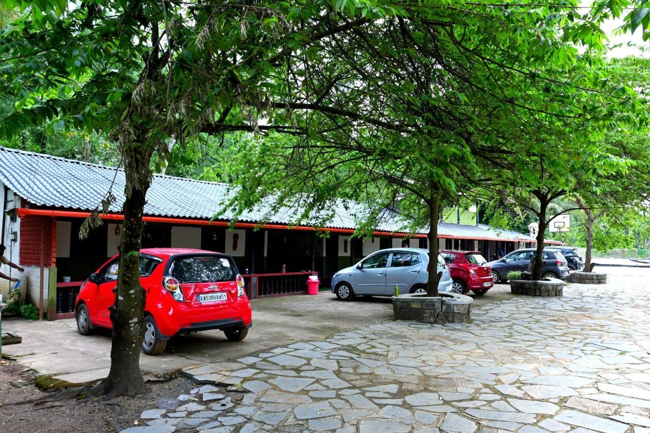 Leisure Homestay - Pool, Boating, Zipline, Home Food, Estate Chikmagalūr Eksteriør bilde