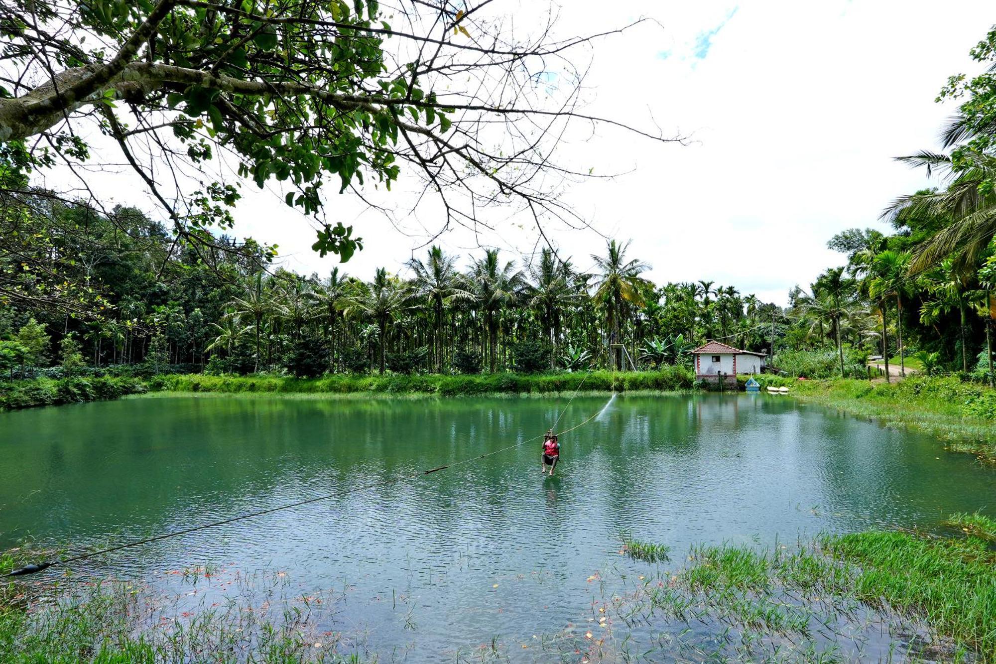 Leisure Homestay - Pool, Boating, Zipline, Home Food, Estate Chikmagalūr Eksteriør bilde