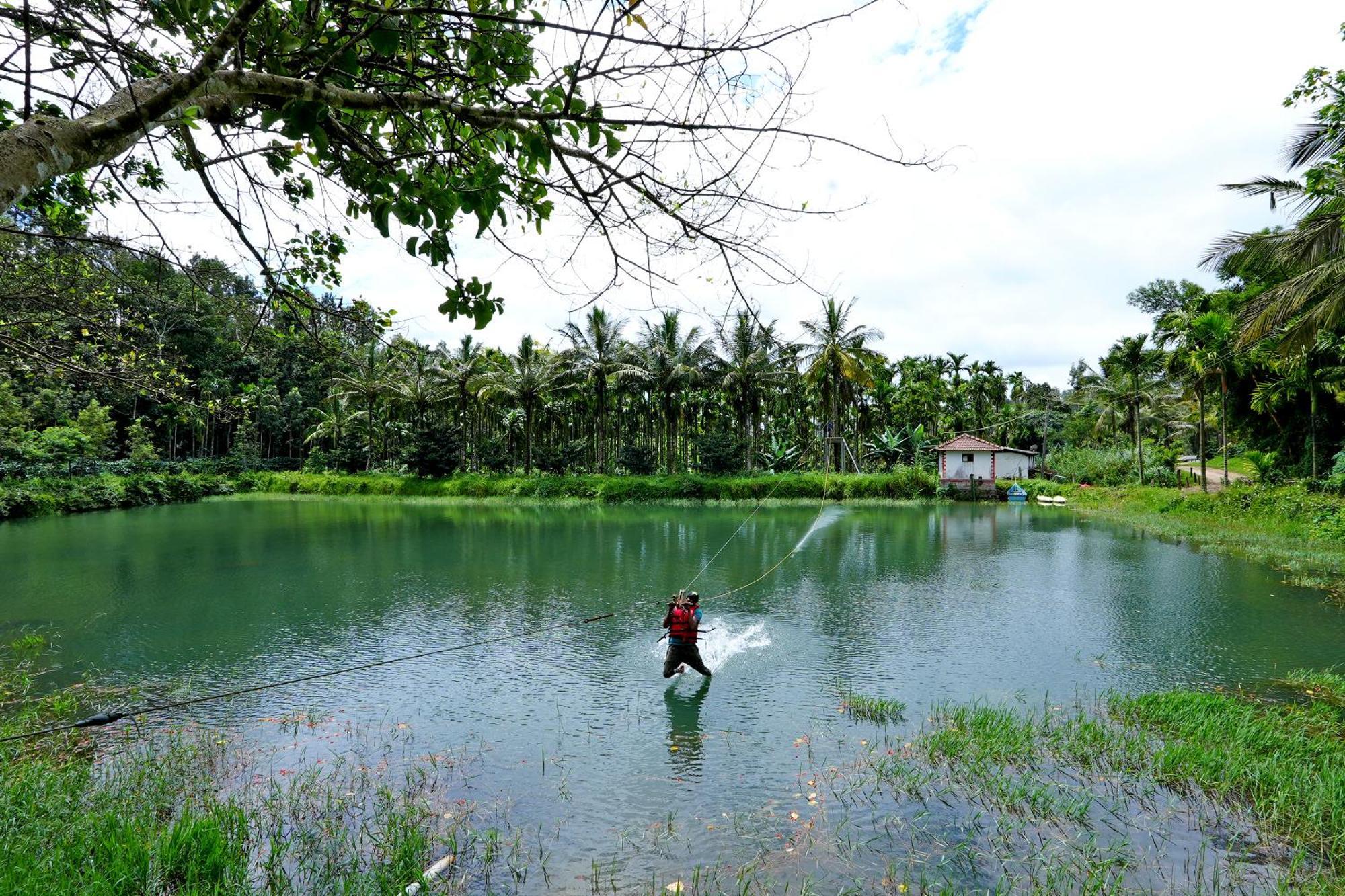 Leisure Homestay - Pool, Boating, Zipline, Home Food, Estate Chikmagalūr Eksteriør bilde