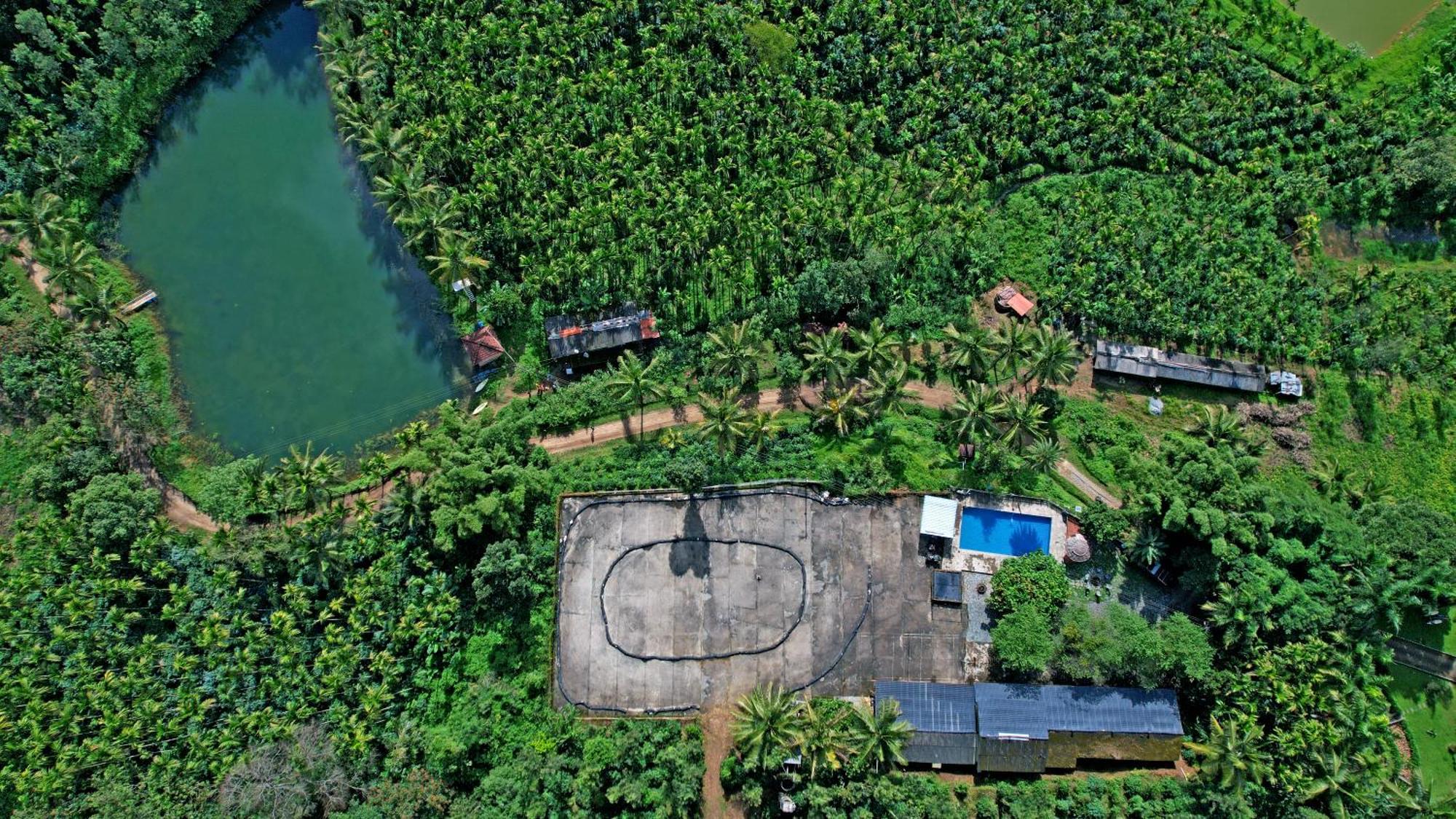Leisure Homestay - Pool, Boating, Zipline, Home Food, Estate Chikmagalūr Eksteriør bilde