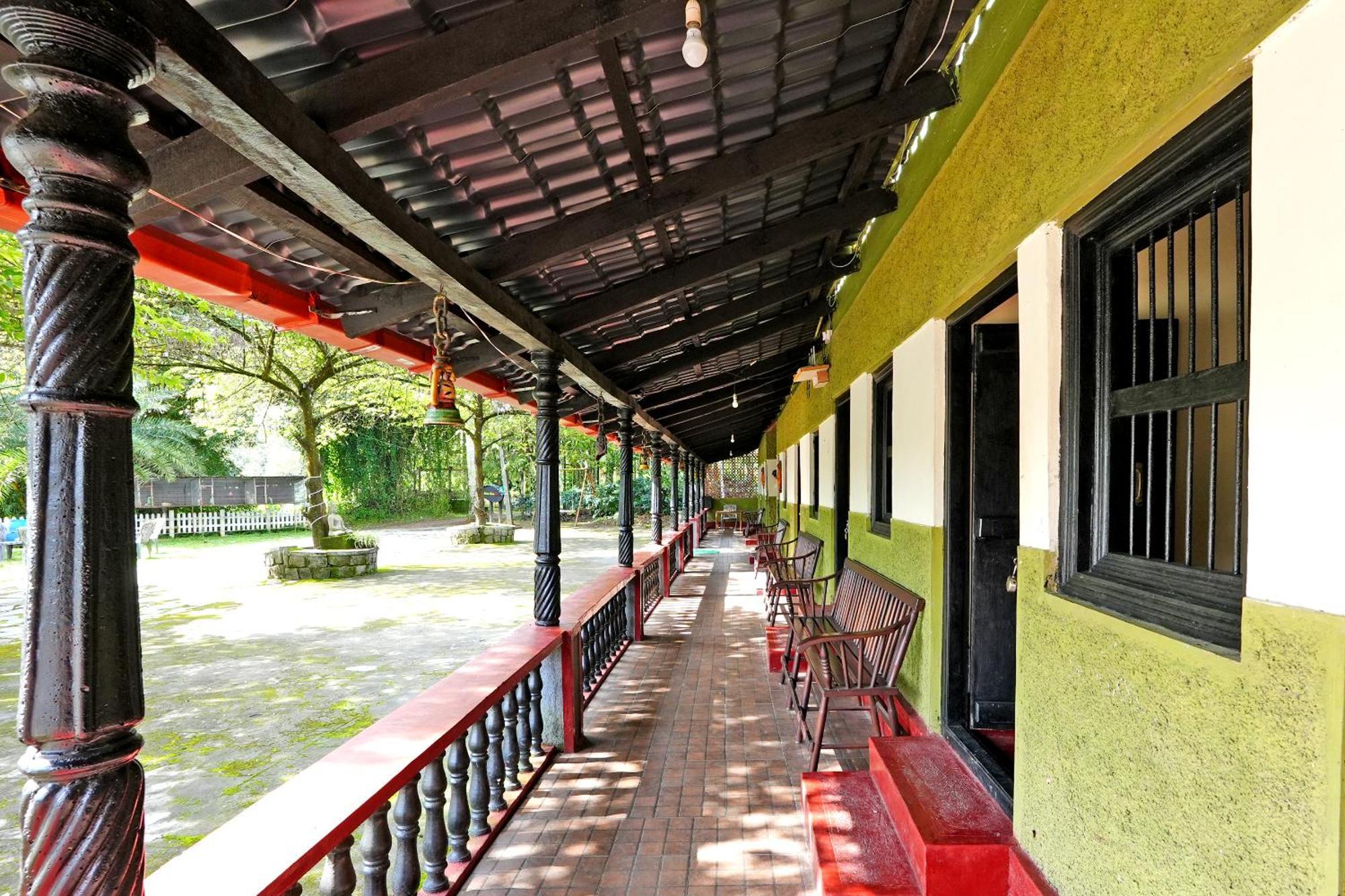 Leisure Homestay - Pool, Boating, Zipline, Home Food, Estate Chikmagalūr Eksteriør bilde