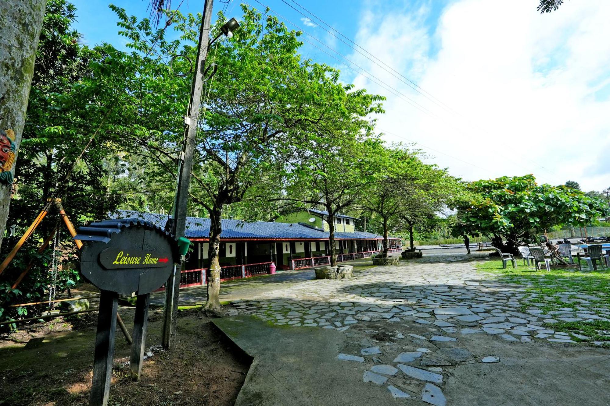 Leisure Homestay - Pool, Boating, Zipline, Home Food, Estate Chikmagalūr Eksteriør bilde